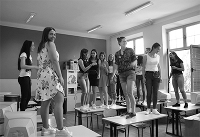 Read more about the article The impact of standing on a table